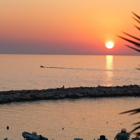 Blu Marine Casa A 10Mt Dalla Spiaggia Пескичи Экстерьер фото