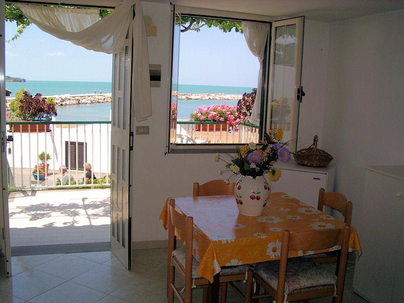 Blu Marine Casa A 10Mt Dalla Spiaggia Пескичи Экстерьер фото